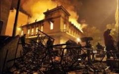 grece_en_flammes.jpg, fév. 2012